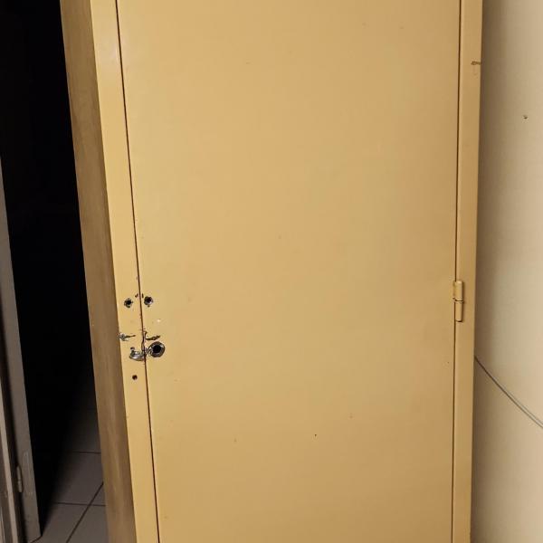 Armoires Métalliques (Vestiaire Année 60)